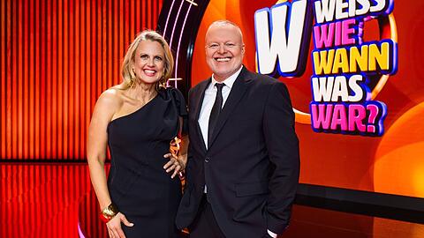 Barbara Sch&ouml;neberger und Stefan Raab kehren mit "Wer wei&szlig; wie wann was war?" zur&uuml;ck.