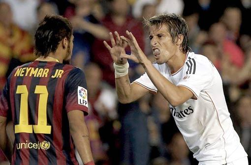 Fabio Coentrao bekommt wohl den Vorzug vor dem zuletzt verletzten Marcelo. Außen ist Real zu knacken. Er ist solide, mehr nicht. Unglaublich, dass Bayern für den beinahe mal Millionen hingeblättert hätte.
