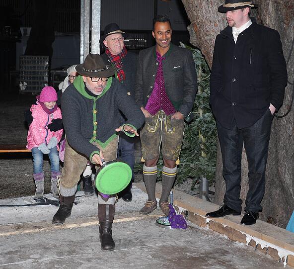 Promi-Eisstockschießen 2015 mit Trachten Angermaier: Die Bilder vom Event.