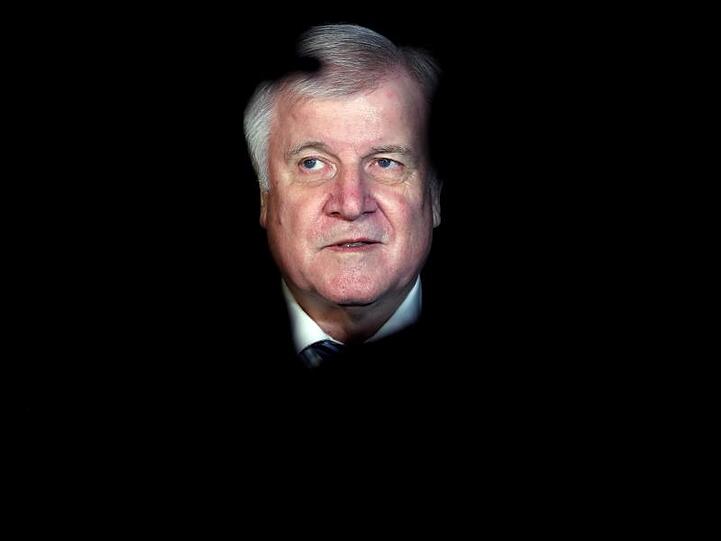 Horst Seehofer (CSU) hat nach eigenen Worten keine Angst mehr vor einem Ämterverlust. Foto: Ronny Hartmann/dpa-Zentralbild/Archiv