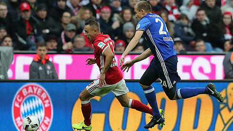 Beim 1:1 vor 25 Tagen: Holger Badstuber verfolgt seinen früheren Teamkollegen Rafinha (links).