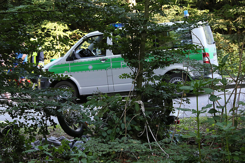 In einer langezogenen linkskurve verlor der 47-Jährige die Kontrolle über sein Motorrad.