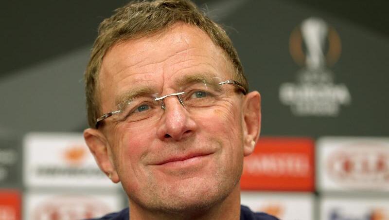 RB Leipzigs Trainer Ralf Rangnick will mit seinem Team doch noch in der Europa League überwintern. RB Leipzigs Trainer Ralf Rangnick will mit seinem Team doch noch in der Europa League überwintern.