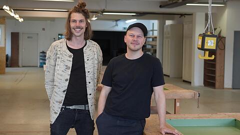 Ludwig Prögler (links) und Dennis Maulbetsch haben viel eigenes Geld in die Gemeinschaftswerkstatt gesteckt. Denn sie glauben an ihre Idee.