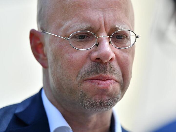 Sollte das Landgericht den Rauswurf des früheren Landeschefs Kalbitz wie im ersten Eilverfahren im Juni für unzulässig erklären, wäre er zunächst wieder in der Partei.