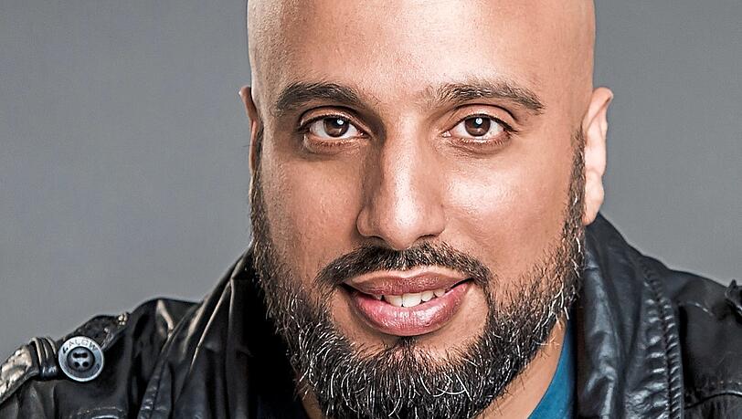 "Deutscher mit Abschiebeoptik": Abdelkarim. "Deutscher mit Abschiebeoptik": Abdelkarim.