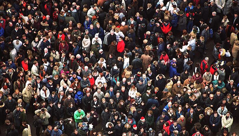 Bevölkerungsdichte in München: 1382273 Münchnerinnen und Münchner waren am 31.12.2010 in der Stadt gemeldet. Inzwischen ist bereits die 1,4 Millionen-Marke geknackt (AZ berichtete).
