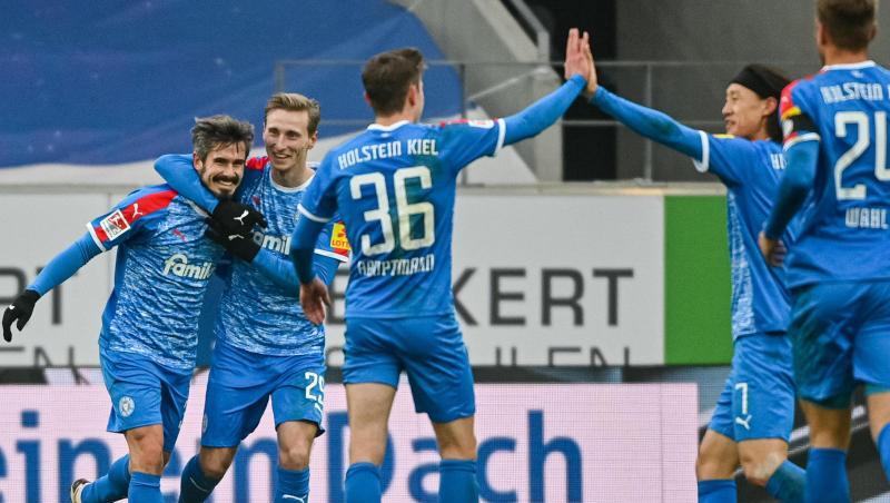 Holstein Kiel gewann auch bei Jahn Regensburg.