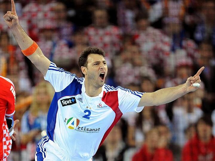 So jubeln Weltmeister: Frankreichs Jerome Fernandez feiert den Finaltriumph über Gastgeber Kroatien.