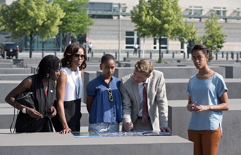 Michelle Obama und ihre Töchter unterwegs in Berlin. Die Bilder.