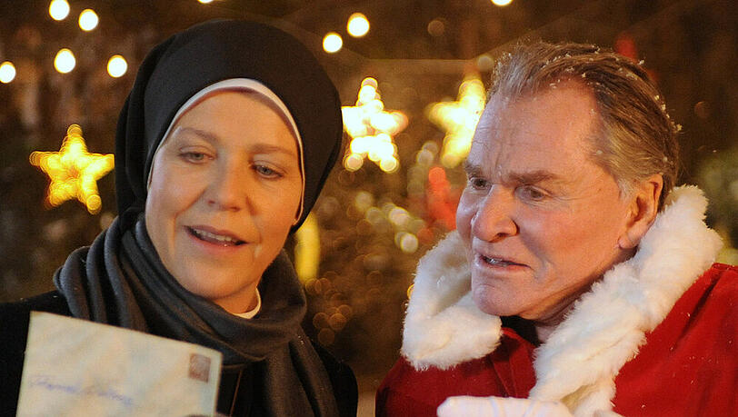 "Um Himmels Willen": Janina Hartwig und Fritz Wepper in ihren Parade-Rollen "Um Himmels Willen": Janina Hartwig und Fritz Wepper in ihren Parade-Rollen