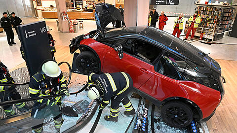 Bilder vom Unfallort – mitten im OEZ.