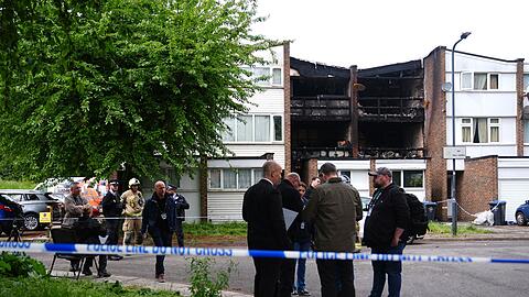 Die Polizei wurde zu dem Hausbrand gerufen.