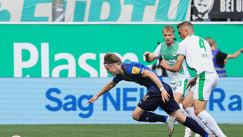 Nach einem starken Konter erzielte Jonas Therkelsen (links) die Führung für Kiel.
