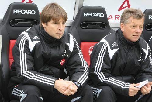 Skepsis im Blick, fehlende Ergebnisse in der Bilanz: Club-Trainer Michael Oenning (l.) und sein Assistent Peter Hermann suchen weiter nach der Erfolgsspur.