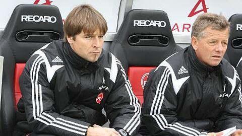 Skepsis im Blick, fehlende Ergebnisse in der Bilanz: Club-Trainer Michael Oenning (l.) und sein Assistent Peter Hermann suchen weiter nach der Erfolgsspur.