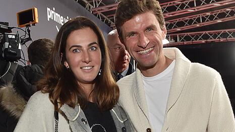 Lisa und Thomas M&uuml;ller freuen sich &uuml;ber ihre Wiedervereinigung. (Archivbild)