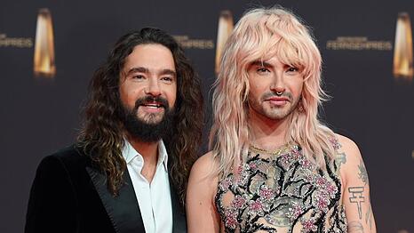 Bill und Tom Kaulitz erinnern sich bei "Aspekte" an Hass und Gewalt in ihrer alten Heimat.