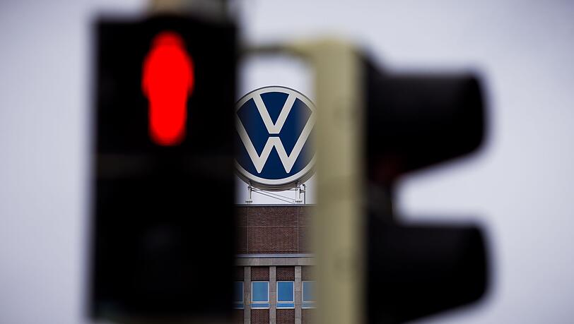 Autobauer VW: Knapp einer Million Fahrzeuge droht ein Lenkungsausfall. (Archivbild) Autobauer VW: Knapp einer Million Fahrzeuge droht ein Lenkungsausfall. (Archivbild)