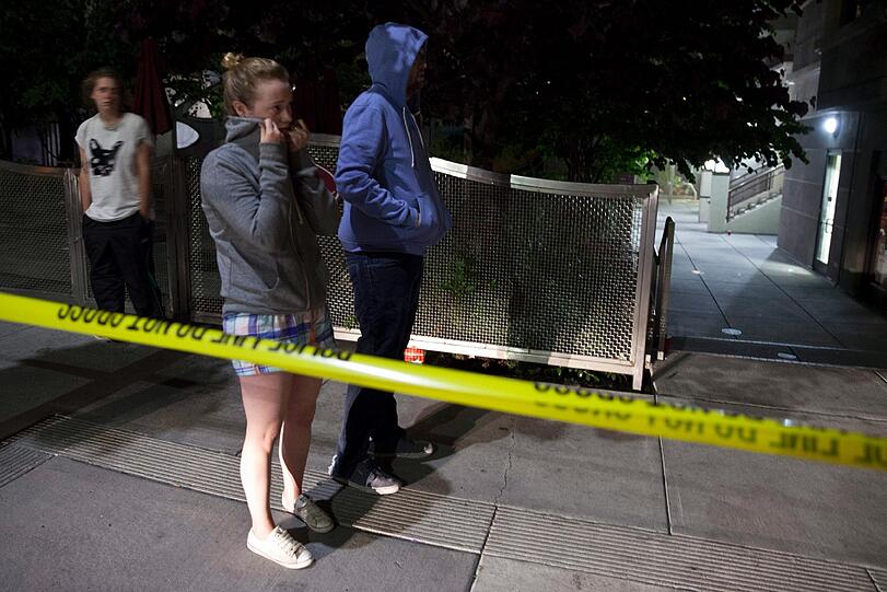 Bei einer Party in der kalifornischen Uni-Stadt Berkeley bricht ein Balkon ab. Sechs Studenten kommen dabei ums Leben.