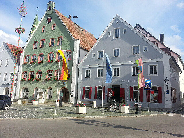 Der Markt mit Rathaus in Pappenheim.