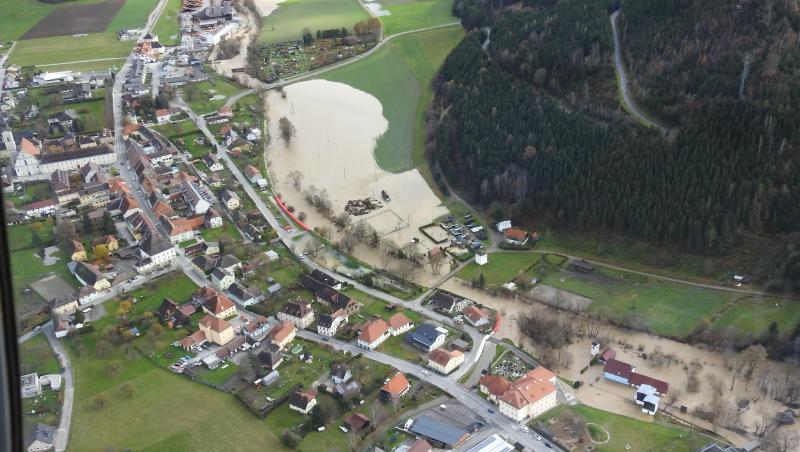 In Straßburg in Kärnten stehen nach den anhaltenden Regenfällen viele Häuser unter Wasser. In Straßburg in Kärnten stehen nach den anhaltenden Regenfällen viele Häuser unter Wasser.