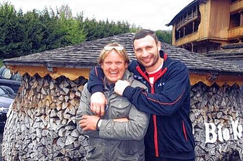 Diese beiden Herrschaften sind schon seit vielen Jahren miteinander befreundet: der Nürnberger Promi-Bodyguard Peter Althof und der &bdquo;König des Boxrings&ldquo;, Weltmeister Vitali Klitschko.