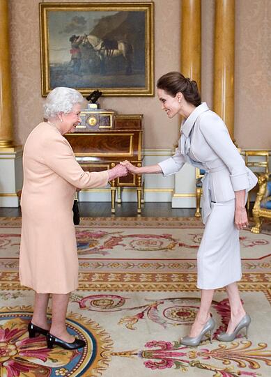 Angelina Jolie trifft die Queen