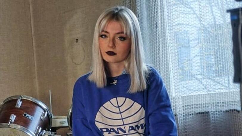 Isabella Löscher produziert ihre Songs komplett selbst. Isabella Löscher produziert ihre Songs komplett selbst.