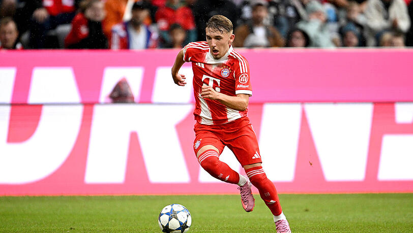Lennart Karl im Test spiel des FC Bayern gegen Olympique Lyon. Der Youngster darf sich berechtigte Hoffnungen auf Einsatzzeit bei den Profis machen. Lennart Karl im Test spiel des FC Bayern gegen Olympique Lyon. Der Youngster darf sich berechtigte Hoffnungen auf Einsatzzeit bei den Profis machen.