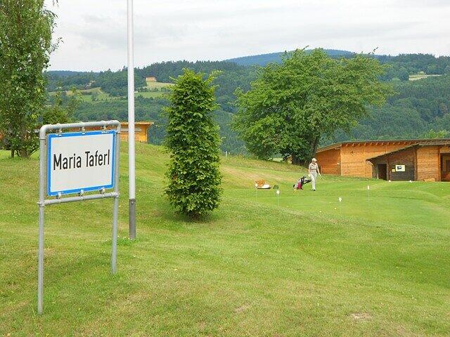 Die Löwen haben Quartier in Maria Taferl (Niederösterreich) bezogen. Bis 1. Juli bereitet sich der TSV 1860 dort auf die neue Saison vor. Die ersten Bilder vom Ort, dem Trainingsplatz, dem Quartier.