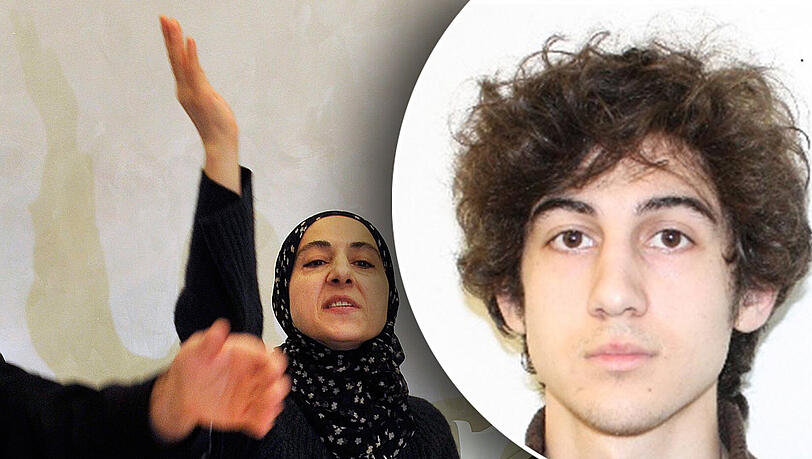 Sie ist die Mutter von Dschochar Zarnajew und droht den USA: "Amerika soll brennen", schriebt Zubeidat Zarnajew in einer Nachricht. Sie ist die Mutter von Dschochar Zarnajew und droht den USA: "Amerika soll brennen", schriebt Zubeidat Zarnajew in einer Nachricht.