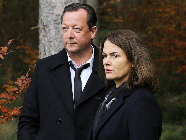 Kriminalhauptkommissar Hanns von Meuffels (Matthias Brandt) und seine Kollegin Constanze Hermann (Barbara Auer)