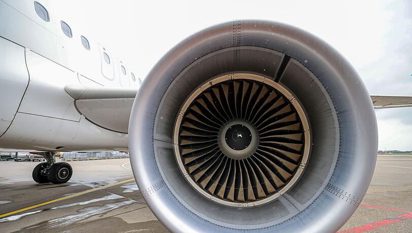 Am Flughafen der griechischen Insel wurde eine Frau aus Deutschland von den Turbinengasen erfasst und leicht verletzt.