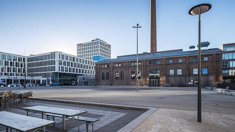 Besonders viel gescholten: Diese Fl&auml;che vor der Freiheizhalle, der Rainer-Werner-Fassbinder-Platz.