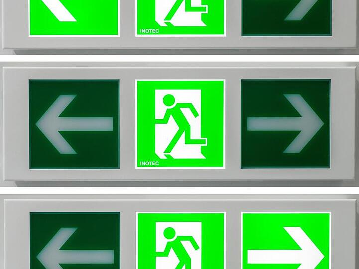 Die Bildkombo zeigt ein Beispiel für Dynamische Fluchtweglenkung. Foto: David Ebener/Archiv