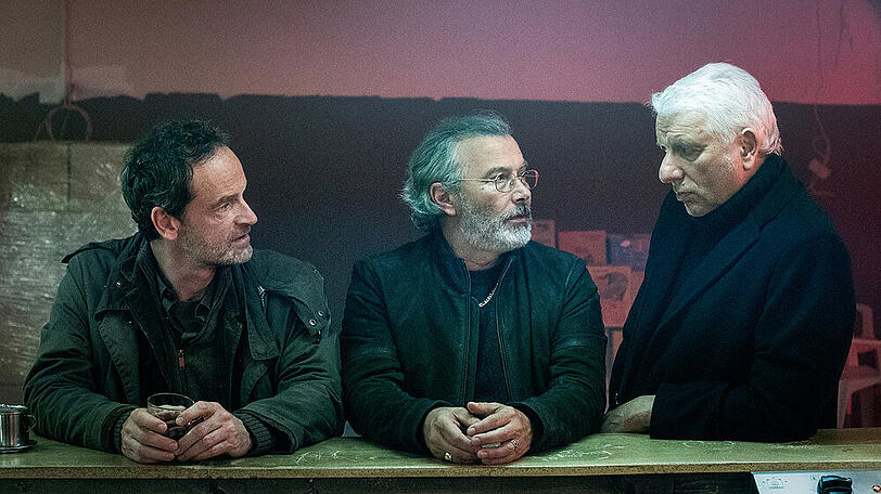 Peter Faber (Jörg Hartmann) und Franz Leitmayr (Udo Wachtveitl, r.) nehmen Kontakt zu Domenico Palladio (Paolo Sassanelli, Mitte) auf.