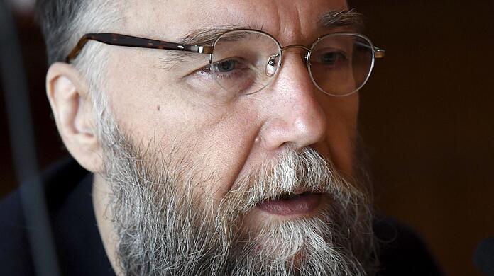 Die Tochter des russischen Ideologen Alexander Dugin stirbt bei einer Autoexplosion.