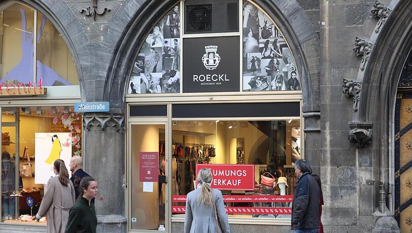 Das Roeckl-Geschäft in der Weinstraße. Das Roeckl-Geschäft in der Weinstraße.