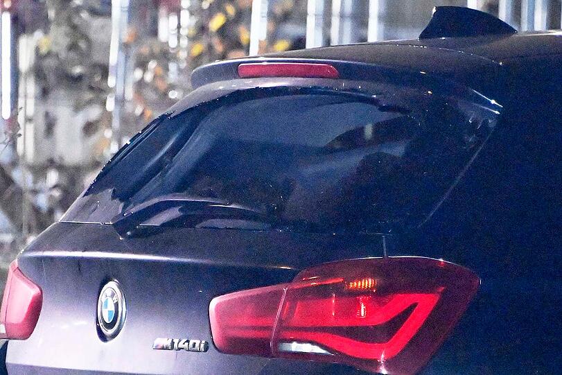 Constanze-Hallgarten-Straße in Obersendling: Bei einer Festnahme haben Beamte nach Polizeiangaben einen Verdächtigen angeschossen.