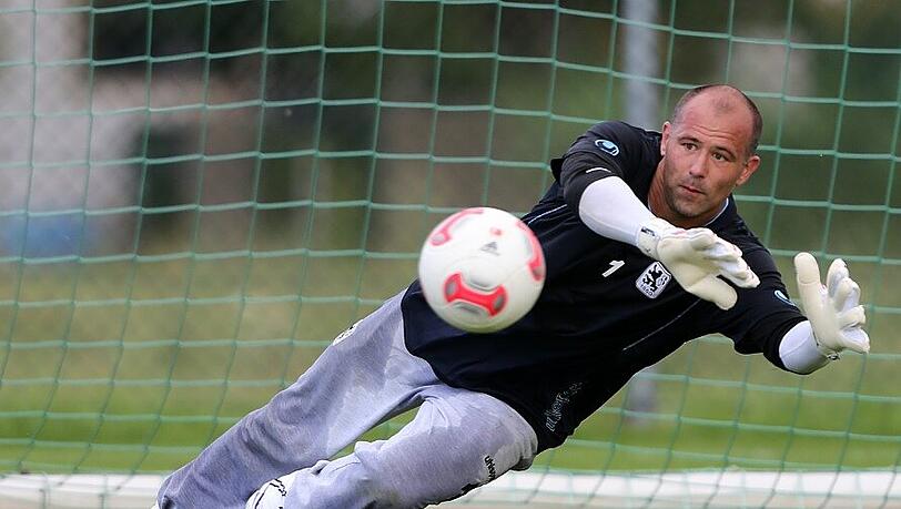 Die Nummer Eins des TSV 1860 Gabor Kiraly kam bei der 1:4 Niederlage der ungarischen Nationalmannschaft gegen die Niederlande nicht zum Einsatz. Die Nummer Eins des TSV 1860 Gabor Kiraly kam bei der 1:4 Niederlage der ungarischen Nationalmannschaft gegen die Niederlande nicht zum Einsatz.