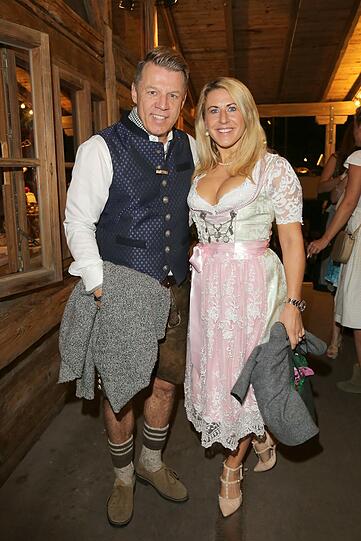 Axel Kahn, Bruder des Torwart-Titanen Oliver, und Freundin Sarah.