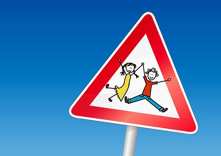 In Passau spielen Kinder im Kindergarten "Korona" - zuletzt häuften sich da ein paar Nachfragen. (Symbolbild)