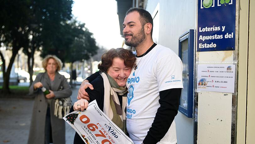 Der Hauptgewinn bei der diesjährigen Jesuskind-Lotterie entfällt dieses Jahr auf die Losnummer 06.703. Der Hauptgewinn bei der diesjährigen Jesuskind-Lotterie entfällt dieses Jahr auf die Losnummer 06.703.