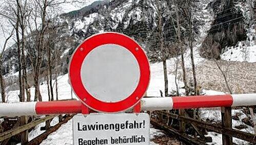 In den italienischen Alpen war die Lawinengefahr am Wochenende besonders hoch: Neun Menschen starben. In den italienischen Alpen war die Lawinengefahr am Wochenende besonders hoch: Neun Menschen starben.