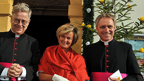 Prälat Wilhelm Imkamp, Gloria Prinzessin von Thurn und Taxis und Papstsekretär Georg Gänswein Prälat Wilhelm Imkamp, Gloria Prinzessin von Thurn und Taxis und Papstsekretär Georg Gänswein