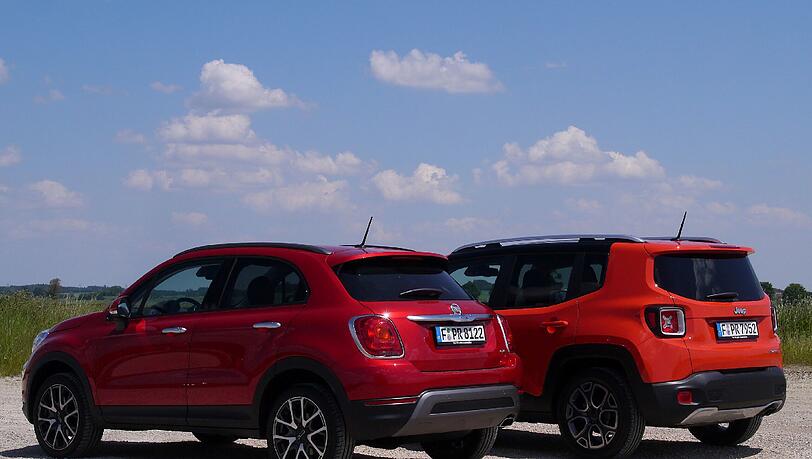 In der Heckansicht erkennt man, warum der Kofferraum des kantigen Jeep besser zu nutzen ist als der des runden Fiat. In der Heckansicht erkennt man, warum der Kofferraum des kantigen Jeep besser zu nutzen ist als der des runden Fiat.