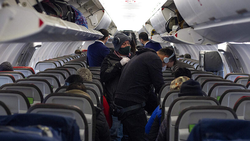 Die beiden Frauen wollten keine Maske im Flugzeug anziehen. (Archivbild)