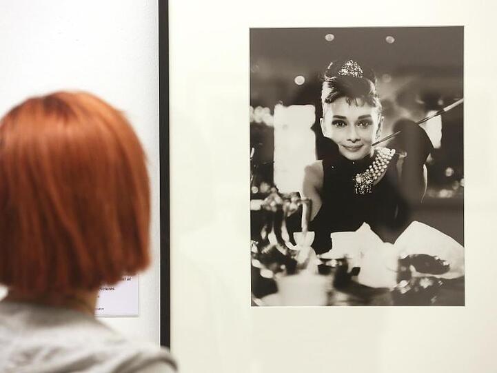 Ein Foto von Audrey Hepburn für "Frühstück bei Tiffany" (1961) von Bud Faker.