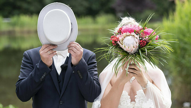 Die Sat.1-Show "Hochzeit auf den ersten Blick" geht ab 4. November in eine neue Staffel. Die Sat.1-Show "Hochzeit auf den ersten Blick" geht ab 4. November in eine neue Staffel.
